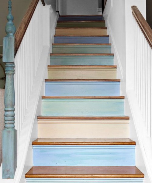 Разноцветные подступенки для лестницы