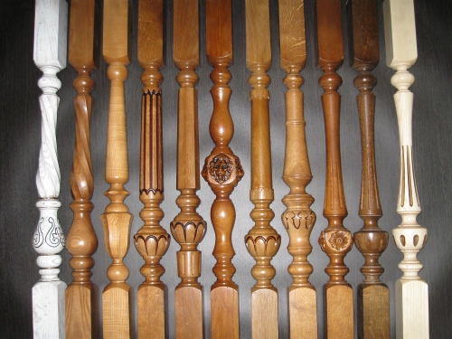 деревянные столбы для лестниц