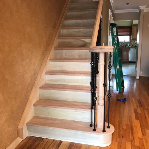 изготовление лестницы деревянной в доме